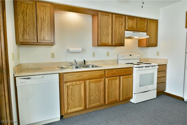 723 Lakeview Drive, Cortland, OH 44410