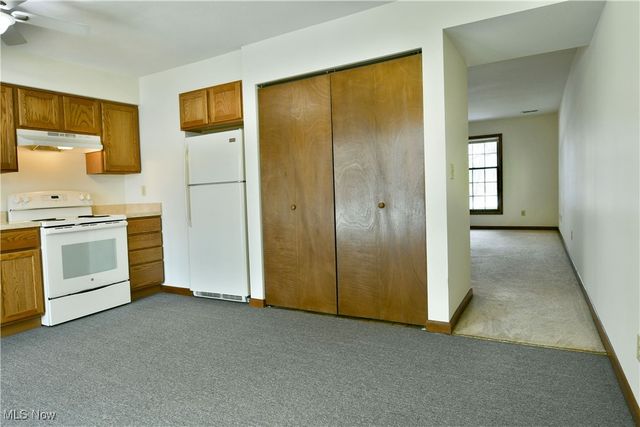 723 Lakeview Drive, Cortland, OH 44410