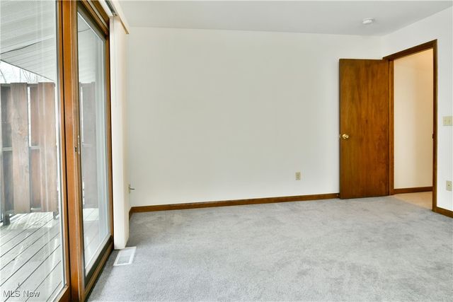 723 Lakeview Drive, Cortland, OH 44410