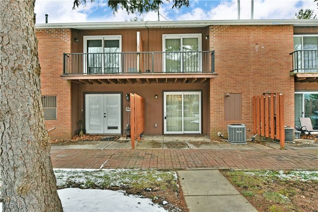 723 Lakeview Drive, Cortland, OH 44410