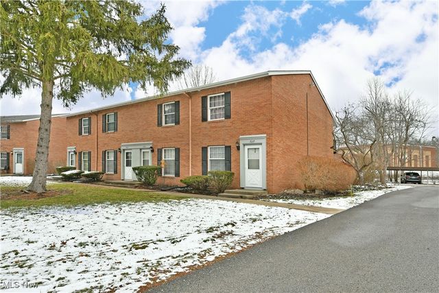 723 Lakeview Drive, Cortland, OH 44410