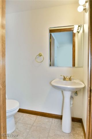 723 Lakeview Drive, Cortland, OH 44410