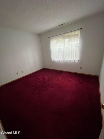 4004 S Foxwood Drive S, Clifton Park, NY 12065