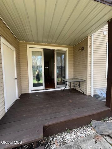 4004 S Foxwood Drive S, Clifton Park, NY 12065