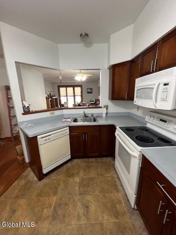 4004 S Foxwood Drive S, Clifton Park, NY 12065