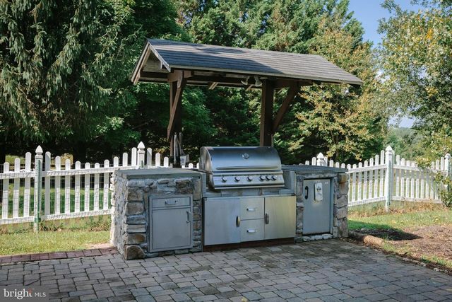 1058 CAREN DR, Sykesville, MD 21784