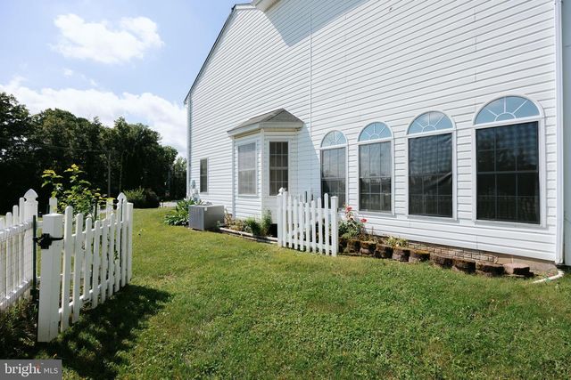 1058 CAREN DR, Sykesville, MD 21784