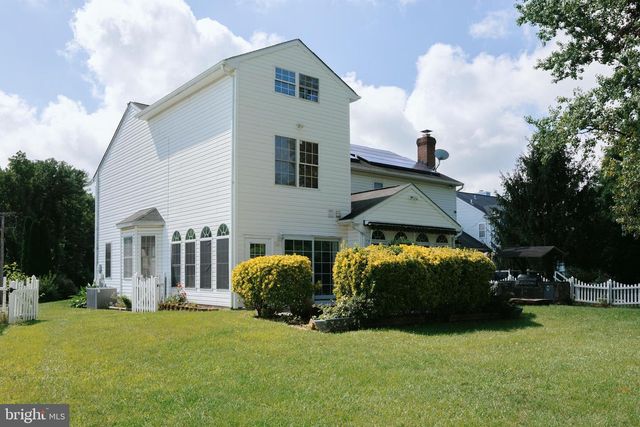 1058 CAREN DR, Sykesville, MD 21784