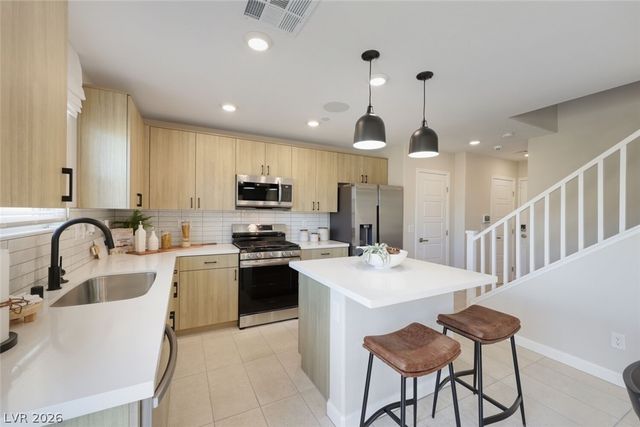 911 Cadence View Way, Henderson, NV 89011
