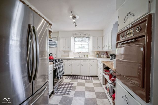 5789 E County Road 200 N, Avon, IN 46123