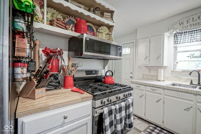 5789 E County Road 200 N, Avon, IN 46123