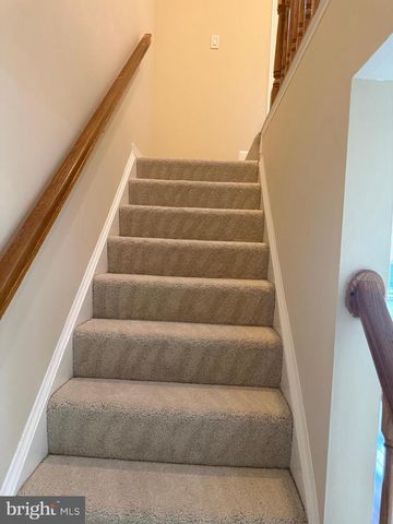 18 HUNTERS GATE CT, Silver Spring, MD 20904