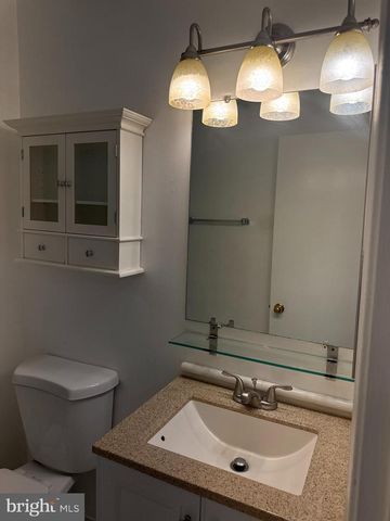 18 HUNTERS GATE CT, Silver Spring, MD 20904