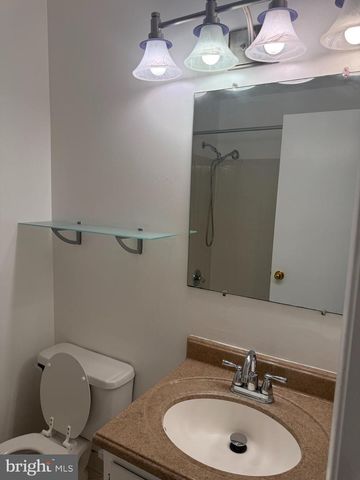 18 HUNTERS GATE CT, Silver Spring, MD 20904