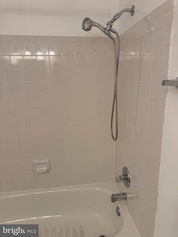 18 HUNTERS GATE CT, Silver Spring, MD 20904