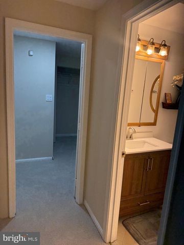 18 HUNTERS GATE CT, Silver Spring, MD 20904