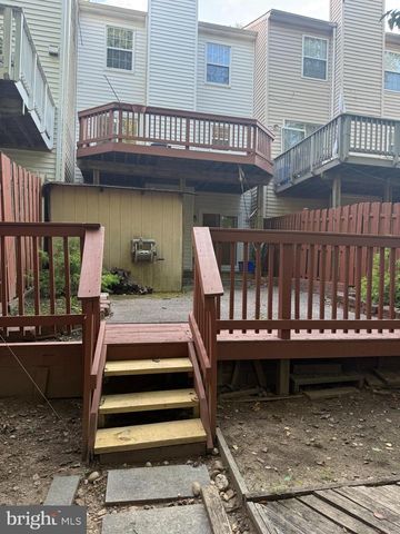 18 HUNTERS GATE CT, Silver Spring, MD 20904