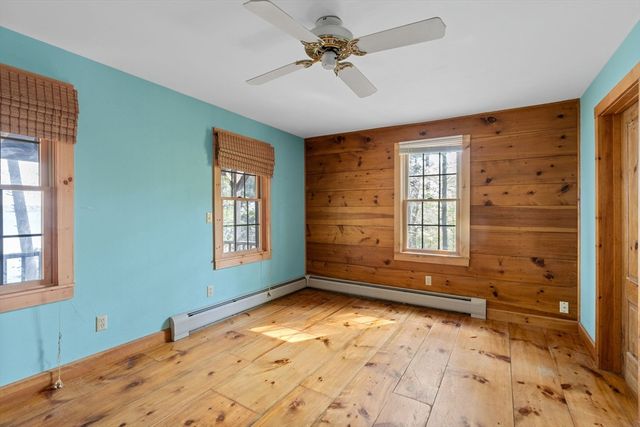 362 Snows Pond Rd, Rochester, MA 02770