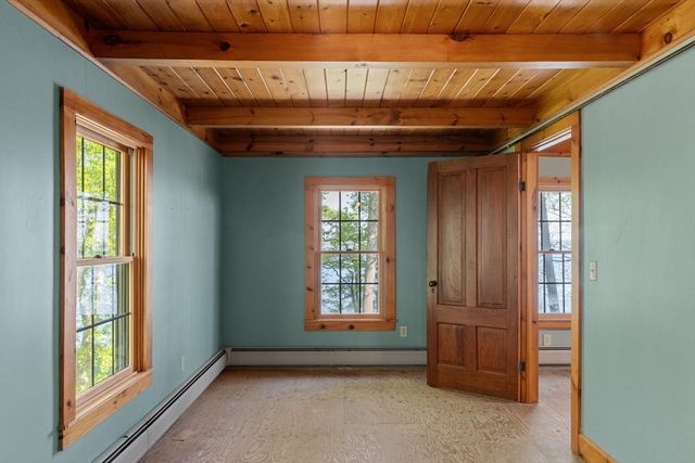 362 Snows Pond Rd, Rochester, MA 02770