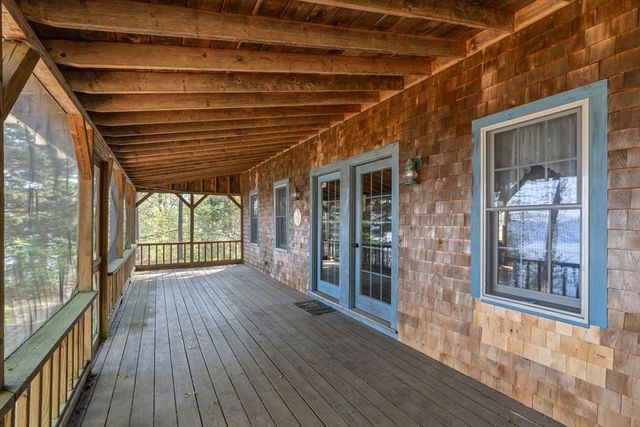 362 Snows Pond Rd, Rochester, MA 02770