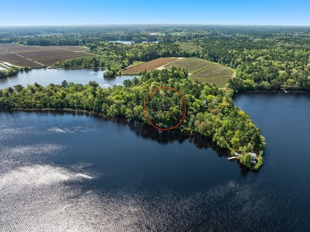 362 Snows Pond Rd, Rochester, MA 02770
