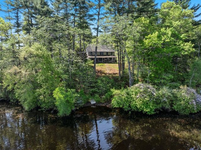 362 Snows Pond Rd, Rochester, MA 02770