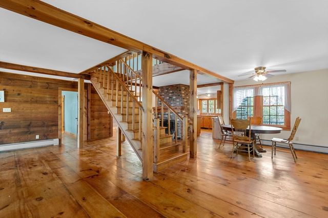 362 Snows Pond Rd, Rochester, MA 02770