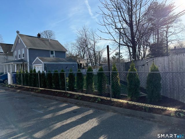 3 Alfred Court, Stratford, CT 06615