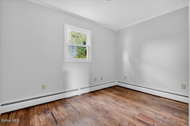 9 Vics Court, Colonie, NY 12205