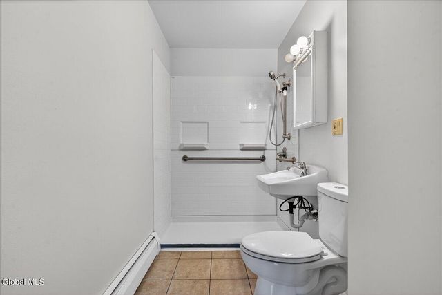 9 Vics Court, Colonie, NY 12205