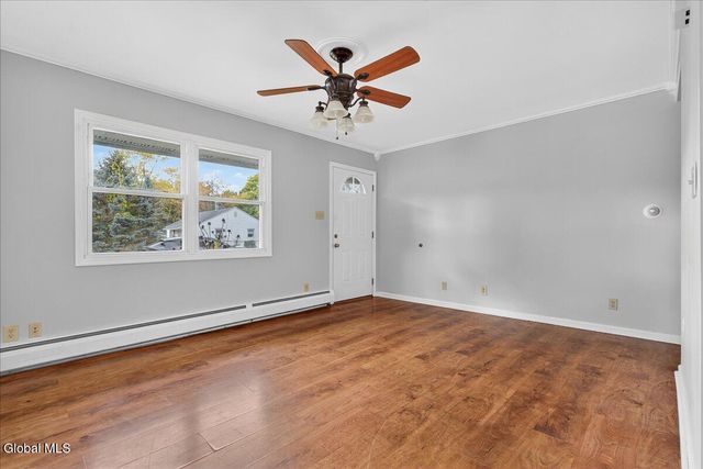 9 Vics Court, Colonie, NY 12205