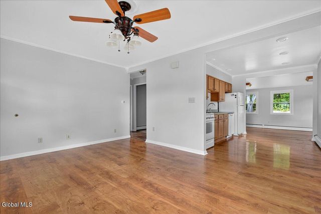 9 Vics Court, Colonie, NY 12205