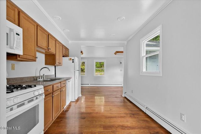 9 Vics Court, Colonie, NY 12205