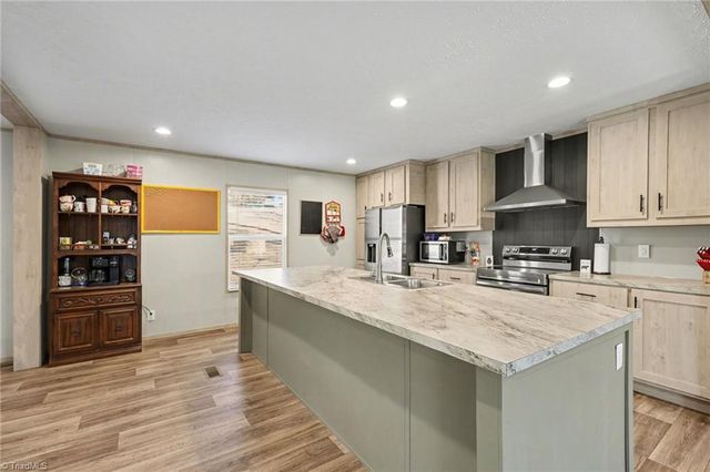 1385 Foxburrow Road, Asheboro, NC 27205