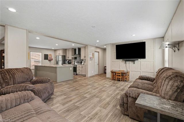 1385 Foxburrow Road, Asheboro, NC 27205