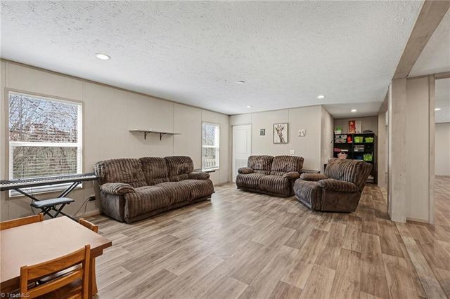 1385 Foxburrow Road, Asheboro, NC 27205