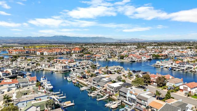 2230 Jamestown Lane, Oxnard, CA 93035