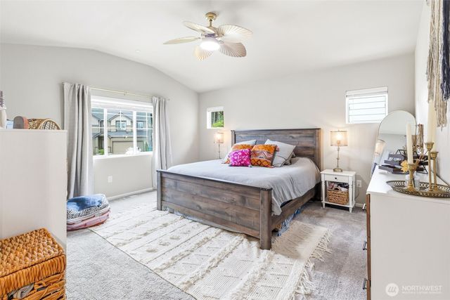 1227 Baker Heights Loop, Bremerton, WA 98312
