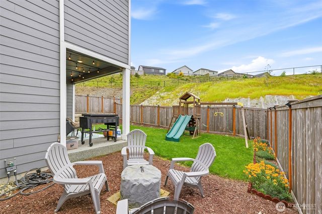 1227 Baker Heights Loop, Bremerton, WA 98312