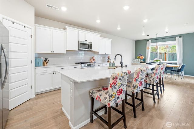 1227 Baker Heights Loop, Bremerton, WA 98312