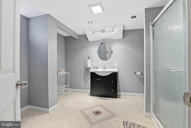4 EDGEHILL DR, Lancaster, PA 17603