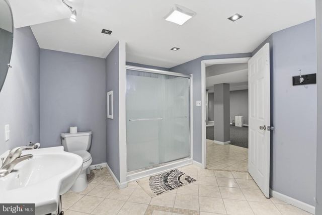 4 EDGEHILL DR, Lancaster, PA 17603