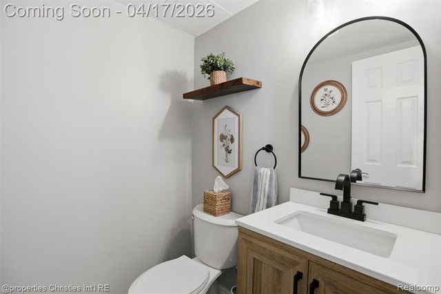 1878 Newporte Court, Royal Oak, MI 48073