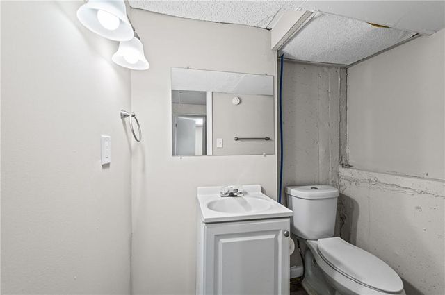 8212 NE 51st Street, Kansas City, MO 64119