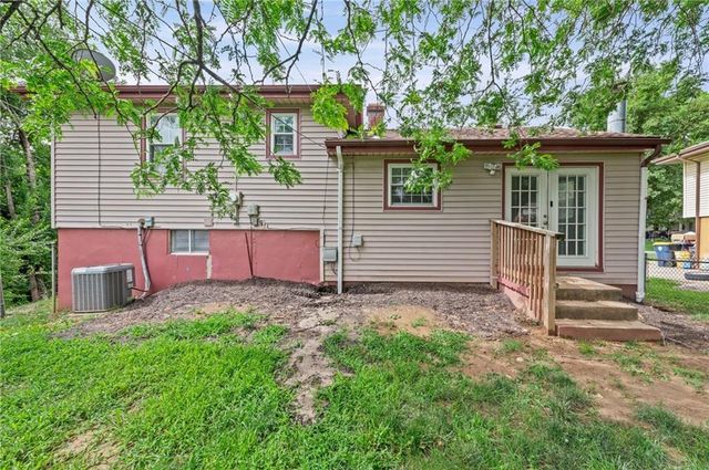 8212 NE 51st Street, Kansas City, MO 64119