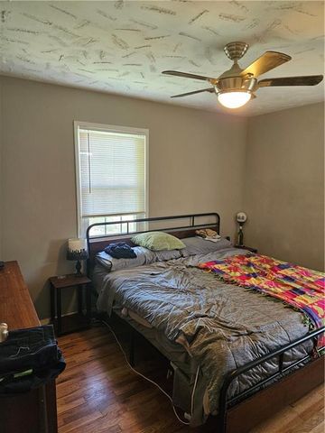 8212 NE 51st Street, Kansas City, MO 64119