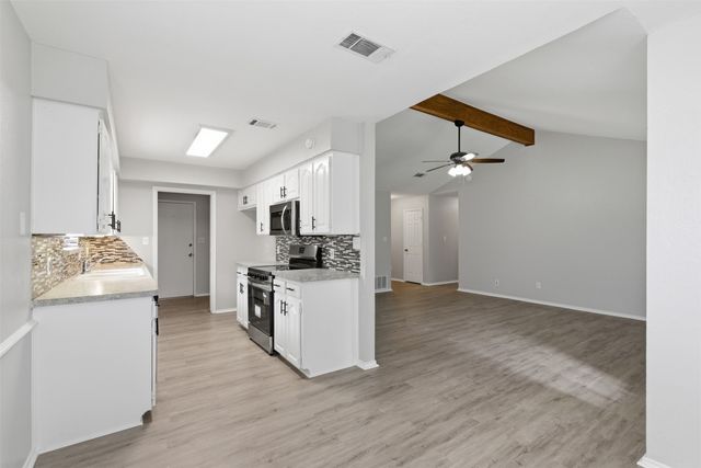 6640 Inwood Drive, Watauga, TX 76148