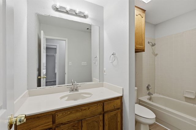 6640 Inwood Drive, Watauga, TX 76148