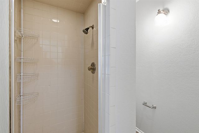 6640 Inwood Drive, Watauga, TX 76148