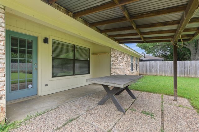 6640 Inwood Drive, Watauga, TX 76148